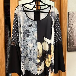 NWOT Lovely top sz3x